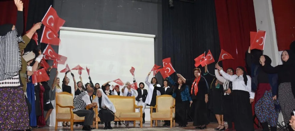 ‘Zamansız Kadınlar’ Tiyatral Konferansı Düzenlendi